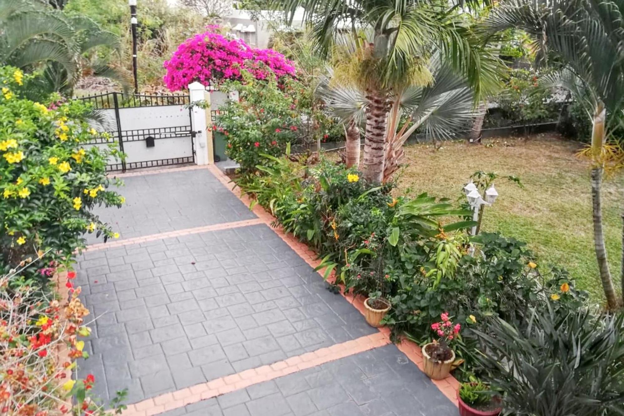 Charming Studio In Flic En Flac With Enclosed Garden 25M² Ngoại thất bức ảnh